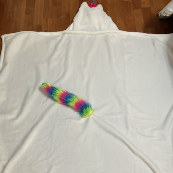 Unique Unicorn Hooded Throw blanket - Picture 2 of 3